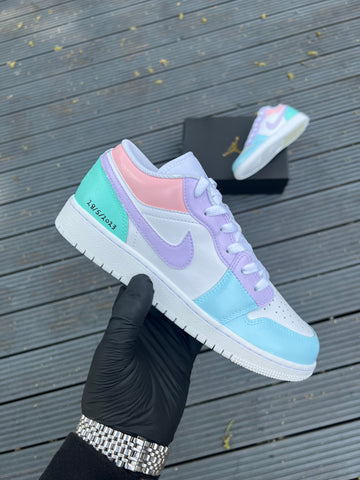 Pastel J1 Low Customs
