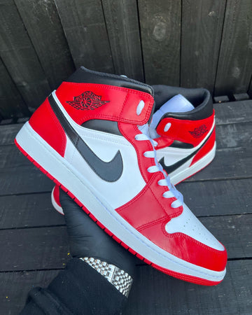 Chicago J1 Customs